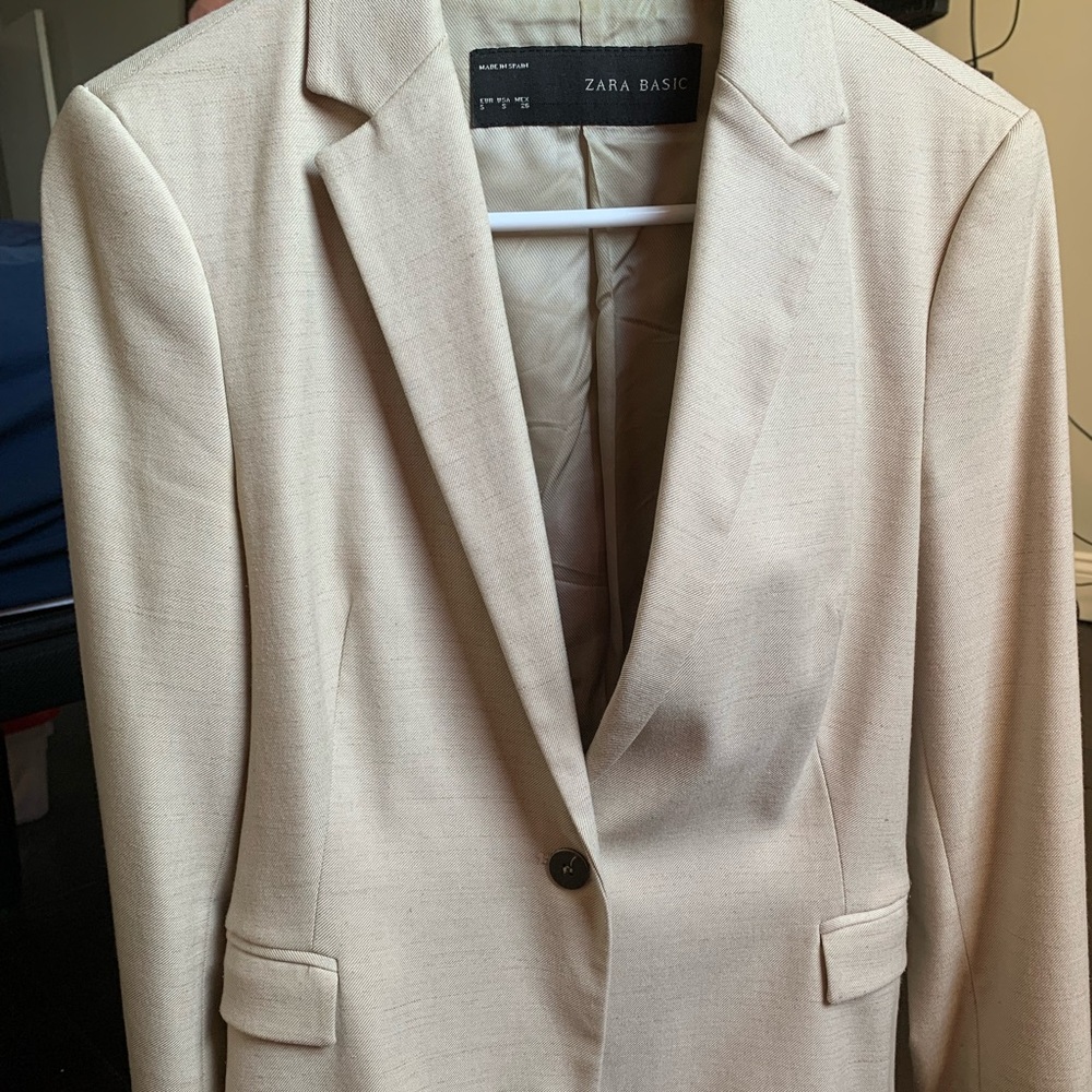 Zara Beige blazer sz Small
